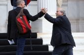 Βαρουφάκης: Ξέχασε το «αγάπη μου, έκλεισα τις τράπεζες» και κάνει μήνυση στον Ντράγκι...