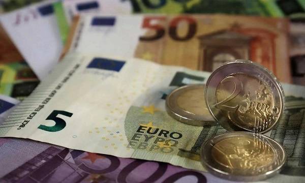 Ανατιμήσεις: Ελέγχους για κερδοσκοπία ζητούν ΓΣΕΒΕΕ και ΕΣΕΕ
