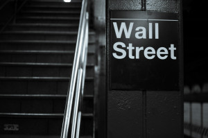 Wall Street: Αναζήτηση πυξίδας με το βλέμμα σε τιμές πετρελαίου και μάκρο