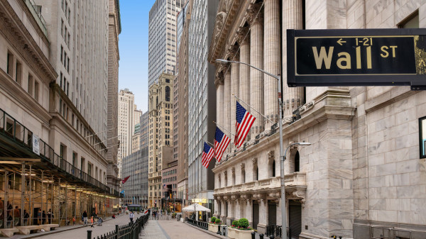 Wall Street: Ανοίγει με ήπιες μεταβολές-Αισιοδοξία για θετικό εβδομαδιαίο κλείσιμο