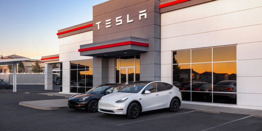 Η Tesla έχασε το 70% της αξίας της το 2022