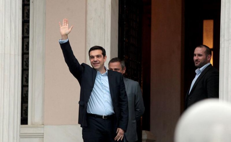 Spiegel: Ο Τσίπρας βρίσκεται στο απόγειο της ισχύος του
