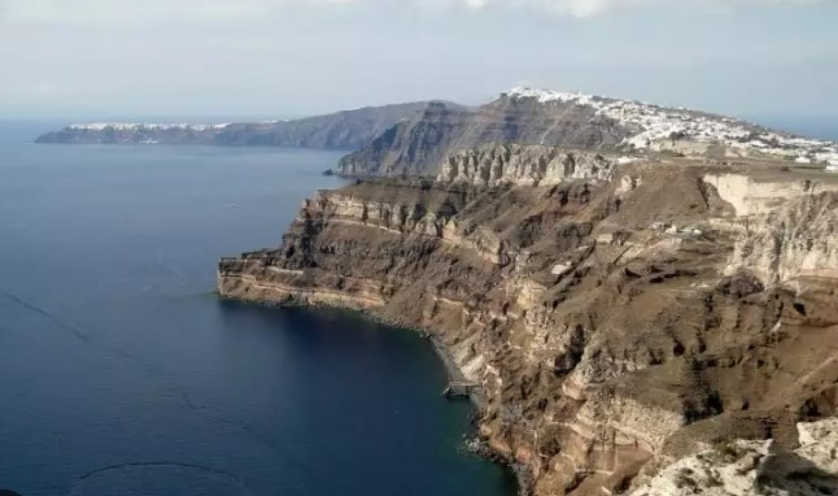 Επιστημονική Επιτροπή Εκτίμησης Σεισμικού Κινδύνου: Σαντορίνη-Κλειστά σχολεία και αποφυγή συγκεντρώσεων
