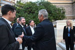 Το σχέδιο του ΠΑΣΟΚ για την ενίσχυση των συνταξιούχων - Οι τέσσερις βασικές δεσμεύσεις