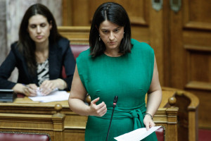 Κεραμέως: Από το 2024 ευρύτερη χρήση του πολλαπλού βιβλίου