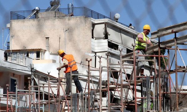 ΥΠΕΝ: Πολεοδομικές και ενεργειακές παρατάσεις για τη διευκόλυνση πολιτών και επενδύσεων
