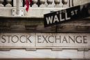 Άνοδος στη Wall Street με τραπεζική ώθηση