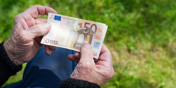 Πότε θα καταβληθούν οι συντάξεις Μαρτίου