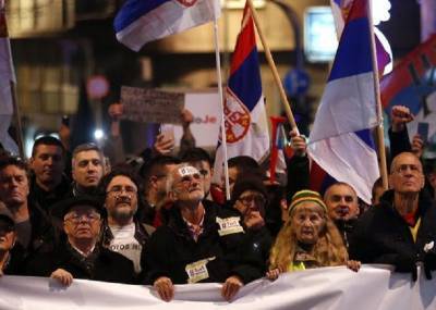 Σερβία: Στους δρόμους η αντιπολίτευση κατά Βούτσιτς