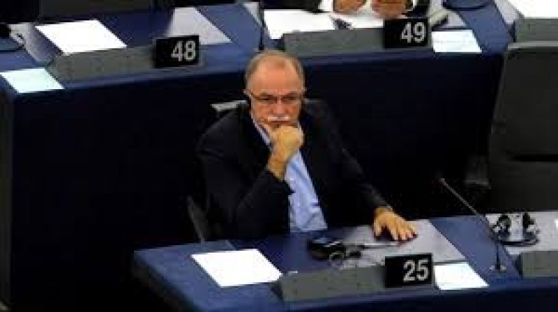 Για τα κρατικά ομόλογα ρωτά ο Δ. Παπαδημούλης τον Ντράγκι