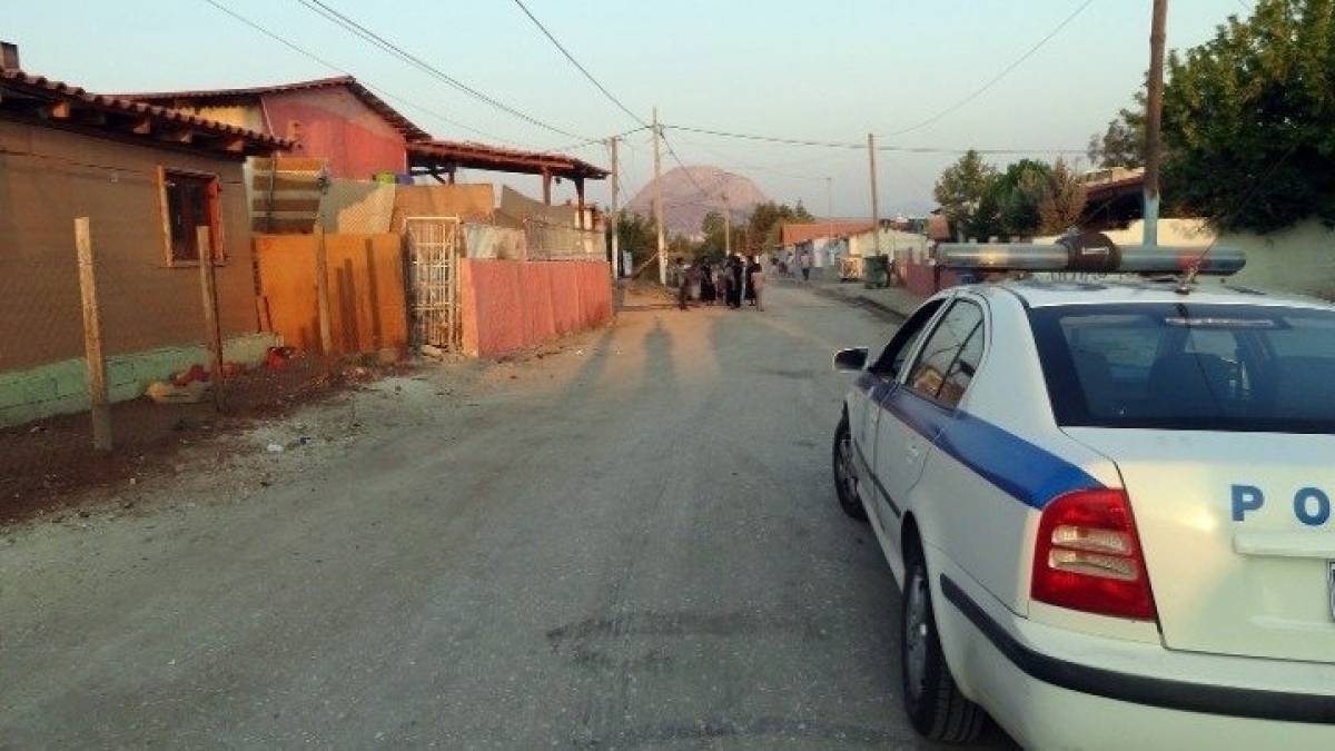 Μενίδι: Ρατσιστικό κίνητρο στην βιαιοπραγία του αστυνομικού ερευνά ο εισαγγελέας