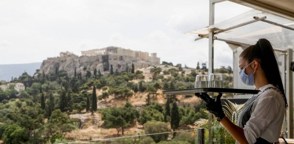 Στο «κόκκινο» τουρισμός και λιανεμπόριο - Νέα μέτρα στο τραπέζι
