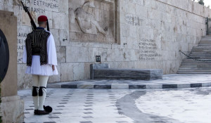 Εντός της ημέρας η τροπολογία για τον Άγνωστο Στρατιώτη – Μαρινάκης: Άμεσα εφαρμοστέα η διάταξη