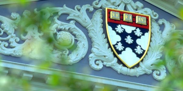 Υπερφορολόγηση &amp; έλλειψη καινοτομίας φρενάρουν την οικονομία, λέει η κυβέρνηση