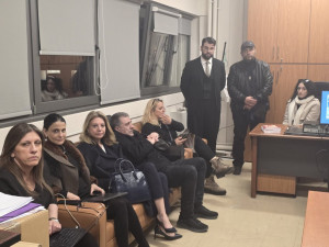 Δικαστές κατά Κωνσταντοπούλου - Καρυστιανού για τα επεισόδια στη Λάρισα: Μιλούν για «σκηνές Άγριας Δύσης»