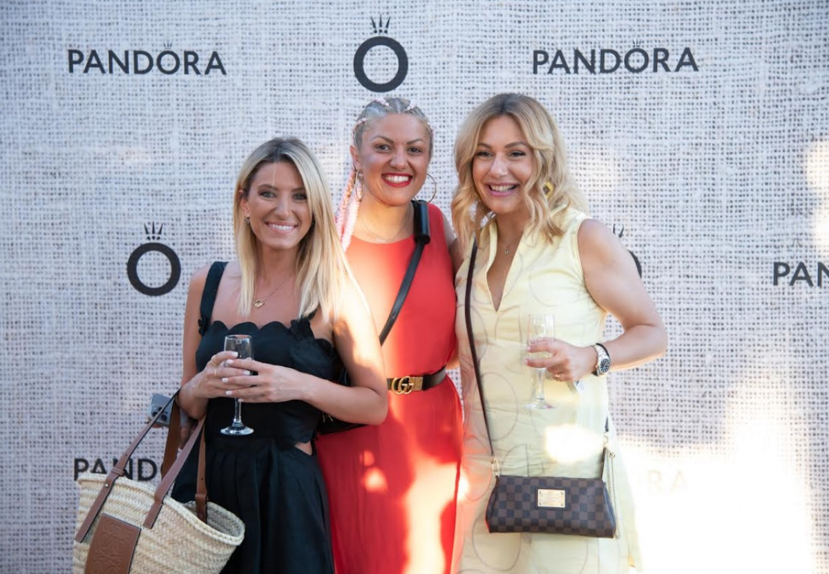 Pandora: Γιόρτασε το καλοκαίρι με λαμπερό party στην Αθηναϊκή Ριβιέρα