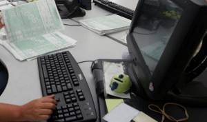Νέα μέτρα σε Δημόσιο και ΟΤΑ από τη Δευτέρα