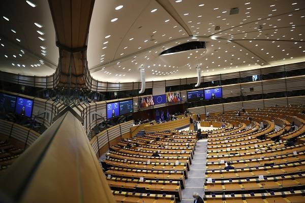 «Απέχει πολύ από το να γίνει» η συμφωνία των G7