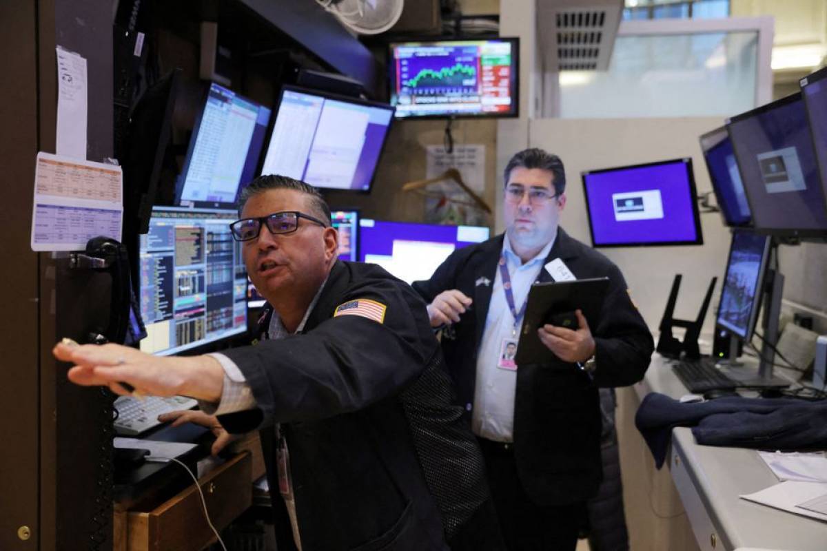 Επέστρεψε στα κέρδη η Wall Street-+2,40% ο Nasdaq-Ετοιμοπόλεμος ο Μπάιντεν
