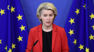 Αυστηρό μήνυμα Φον ντερ Λάιεν: Σεβαστείτε τη Συμφωνία των Πρεσπών