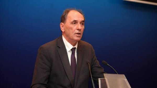 Σταθάκης: «Βλέπει» επενδύσεις 8,5 δισ. σε έργα ηλεκτροπαραγωγής από ΑΠΕ