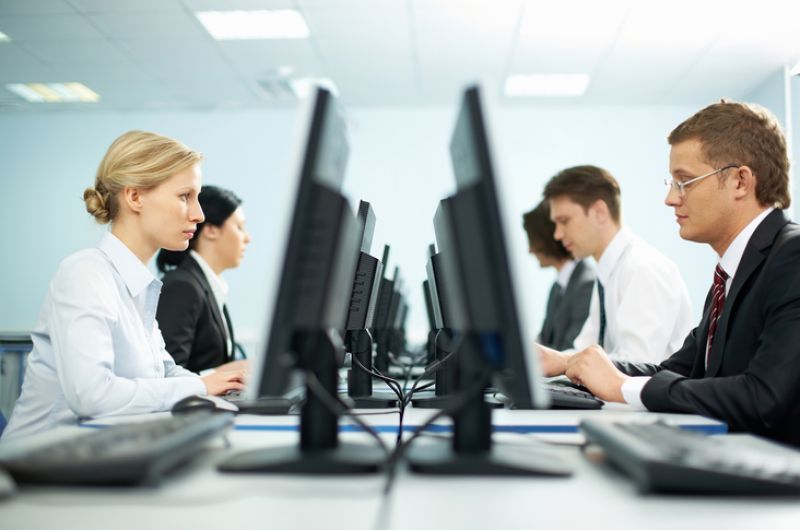 ILO: Συνεχίζεται η καταστροφική μείωση των υπαλλήλων πλήρους απασχόλησης
