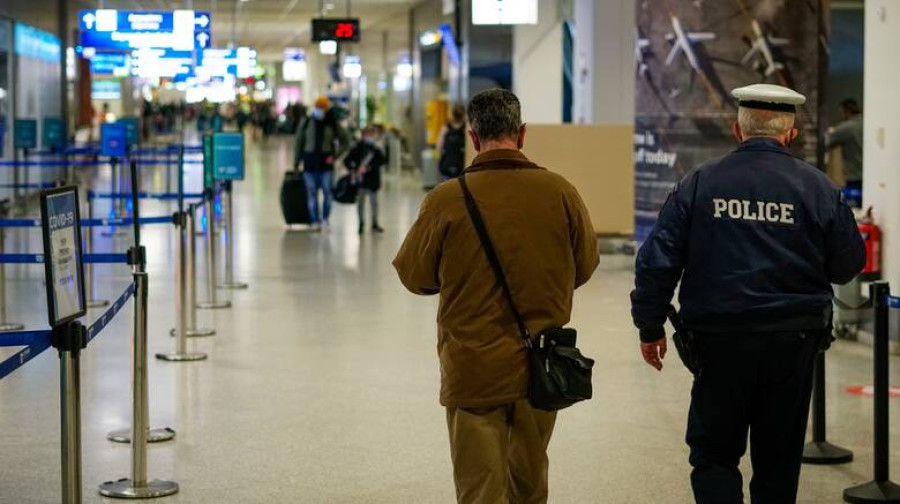 Συνελήφθη ο αποστολέας των απειλητικών e-mail στο «Ελ.Βενιζέλος» και νοσοκομεία