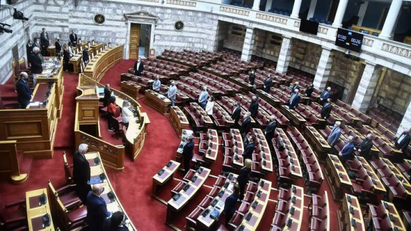 Στη Βουλή το νομοσχέδιο για τις ΑΠΕ