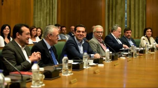 Αναβάλλεται για την επόμενη εβδομάδα ο ανασχηματισμός