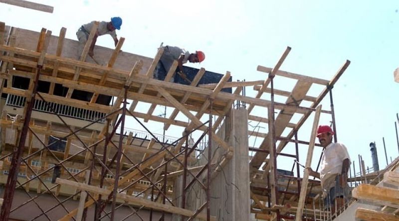 Πτώση 10,1% του δείκτη παραγωγής στις κατασκευές