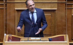 Γεραπετρίτης για Τέμπη: Από τον Οκτώβριο πλήρης τηλεδιοίκηση στα τρένα