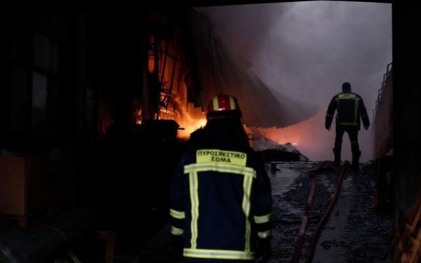 Κινδύνεψε τετραμελής οικογένεια από πυρκαγιά στη Θεσσαλονίκη