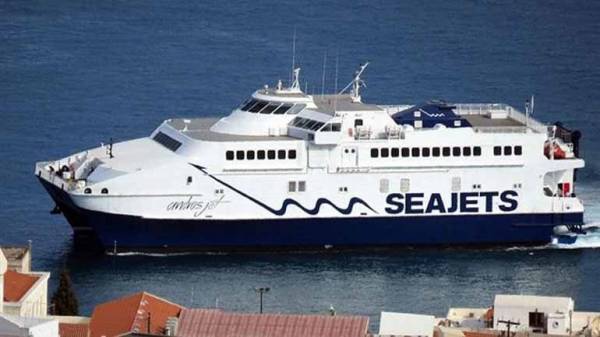 Προς Σαμοθράκη το ταχύπλοο επιβατηγό - οχηματαγωγό «Andros Jet»