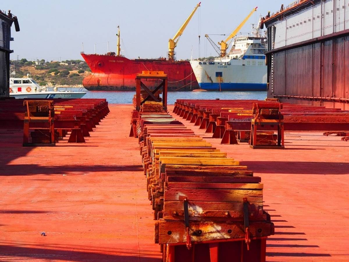 Economist: Μείωση στο έλλειμμα εμπορικού ισοζυγίου της Ελλάδας