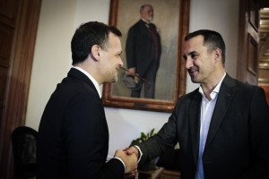 Συνάντηση Δούκα-Χαρίτση με αιχμές κατά κυβέρνησης-Ο ΕΔΣΝΑ στο επίκεντρο