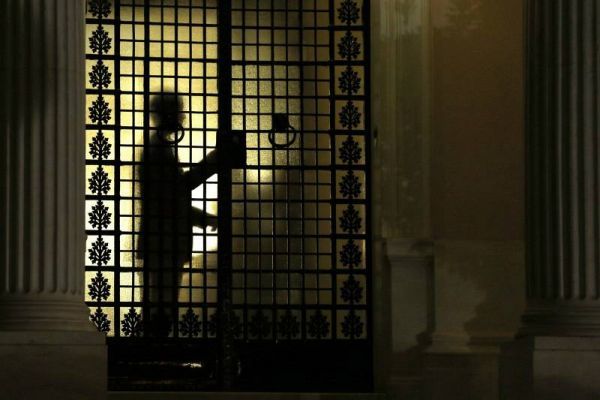 Ο Αλέξης Τσίπρας αντιμέτωπος με την σκληρή πραγματικότητα