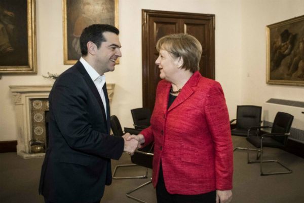Η Μέρκελ παρέπεμψε (και πάλι) τον Τσίπρα στους Θεσμούς