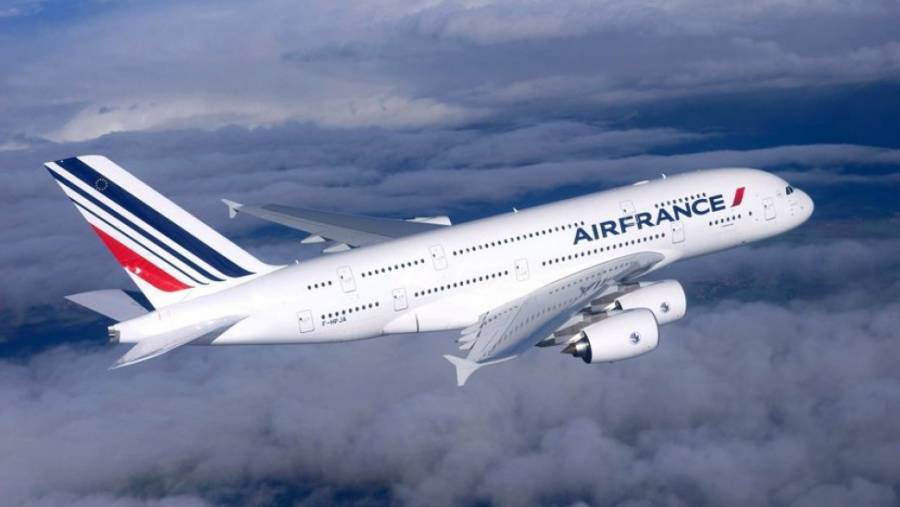 Γαλλία: 15 δισ. στις αερομεταφορές-Τα μισά στην Air France