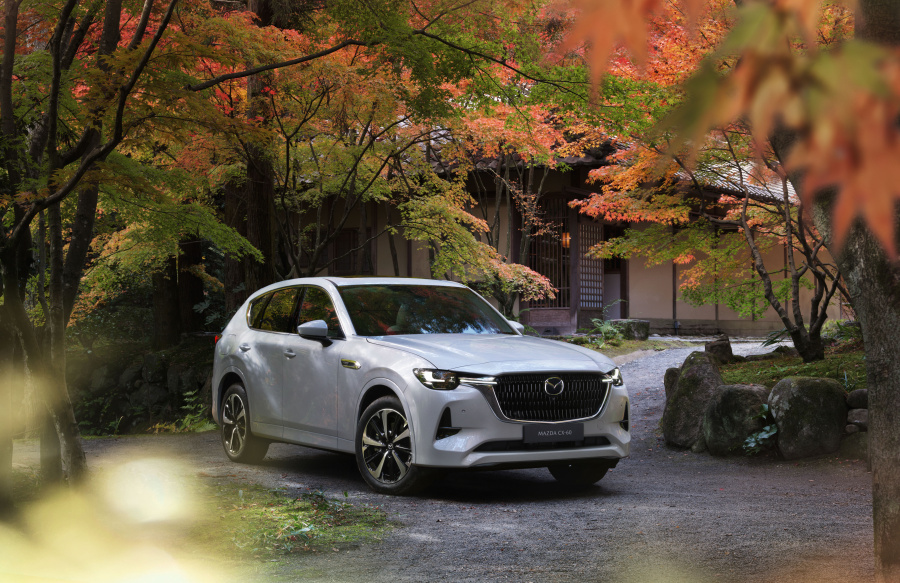 Το ολοκαίνουργιο Mazda CX-60 PHEV παρουσιάζει την πρώτη plug-in πλήρως υβριδική τεχνολογία