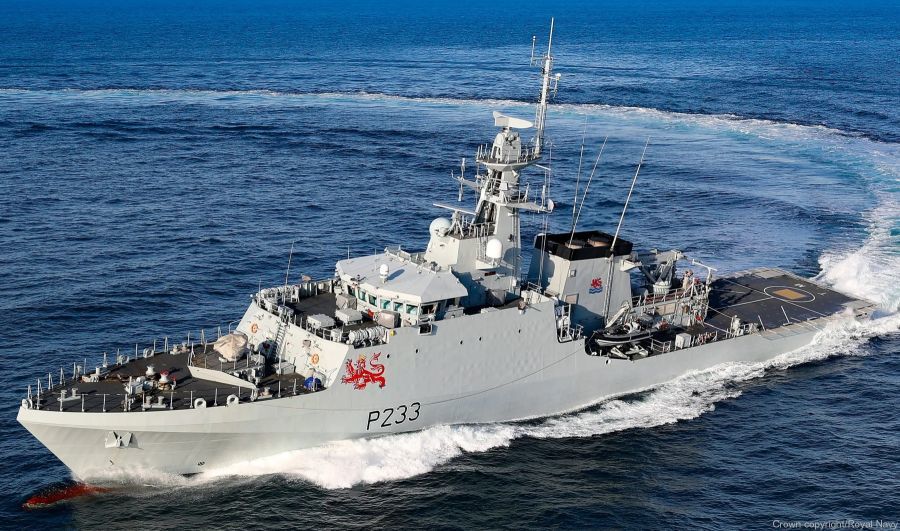 Και τα πλοία του πολεμικού ναυτικού της Βρετανίας γίνονται πράσινα