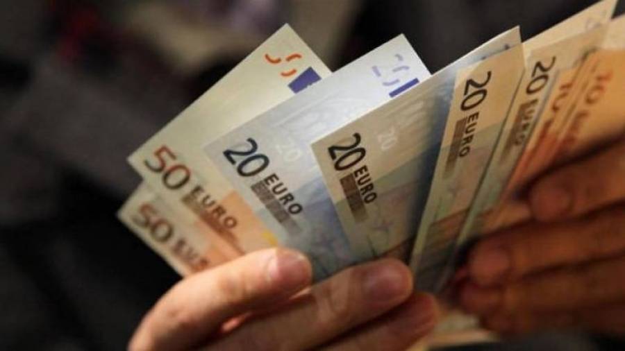 ΕΚΤ: Μικρός κίνδυνος μετάδοσης του Covid-19 από χαρτονομίσματα του ευρώ