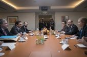 Kυβερνητικές πηγές: Απόλυτη στήριξη Σουλτς στις ελληνικές θέσεις