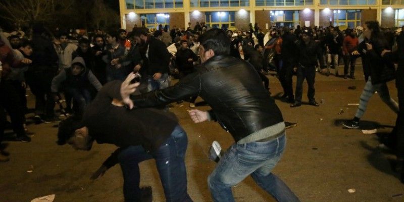 Θρίλερ στη Χίο μεταξύ προσφύγων: Πεδίο μάχης με μαχαιρώματα