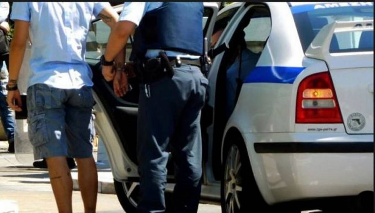 Δύο συλλήψεις για κατοχή ναρκωτικών κοντά στο ΟΠΑ