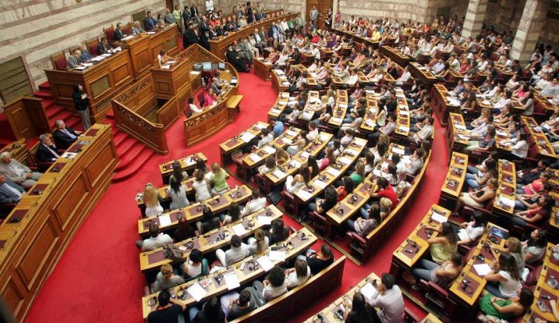 Με 168 "Ναι" και 131 "Παρών" ολοκληρώθηκε η δεύτερη ψηφοφορία για την εκλογή ΠτΔ