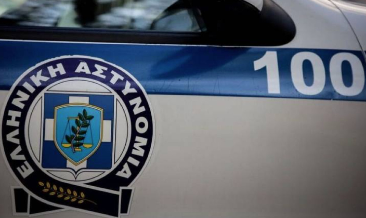 Έφοδος της αστυνομίας σε κτηματολογικά γραφεία της Αττικής- Εννιά συλλήψεις