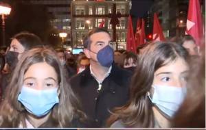 Τσίπρας: Mια ακραία συντηρητική πολιτική στοχεύει τη νέα γενιά
