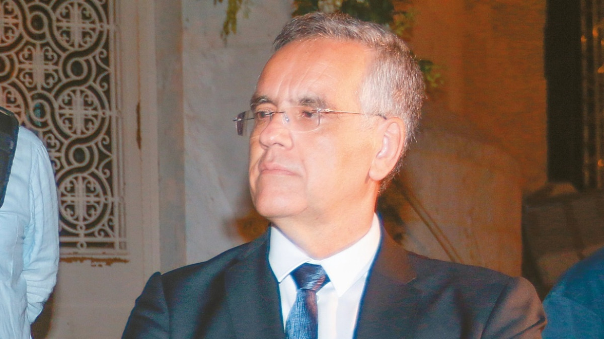 Γνωμοδότηση Ντογιάκου: Αναρμόδια η ΑΔΑΕ να ενημερώνει για τις παρακολουθήσεις