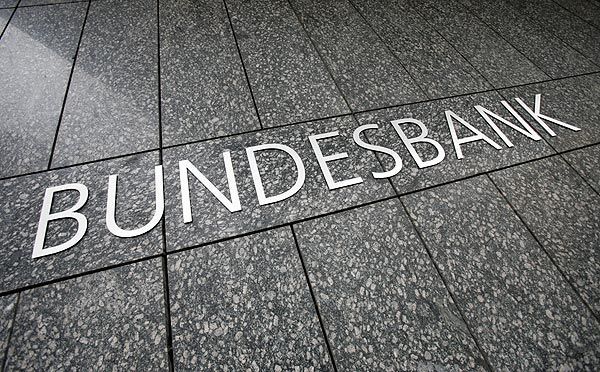 Bundesbank:Μετέφερε 54.000 μπάρες χρυσού από ΗΠΑ και Γαλλία στη Φρανκφούρτη
