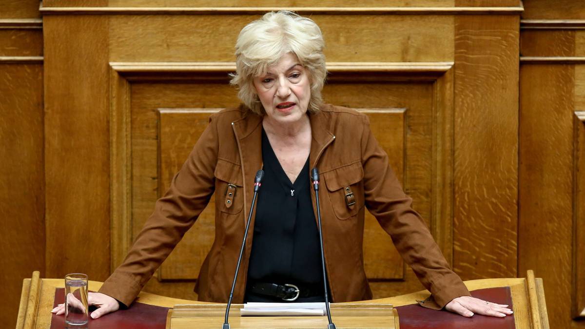 Αναγνωστοπούλου: Σοκ από την κατάσχεση και πολτοποίηση βιβλίων